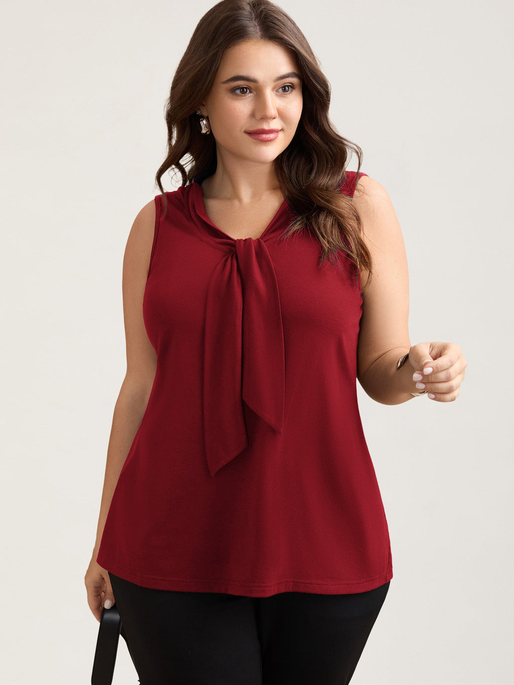Knotted Neckline Fitted Sleeveless Blouse