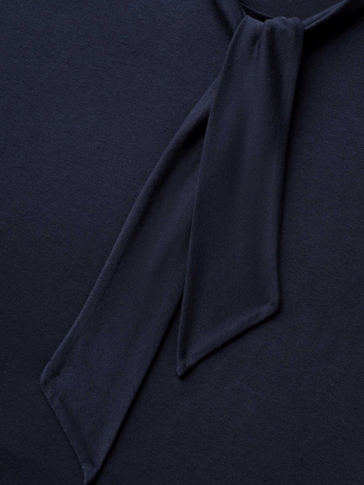 Knotted Neckline Fitted Sleeveless Blouse