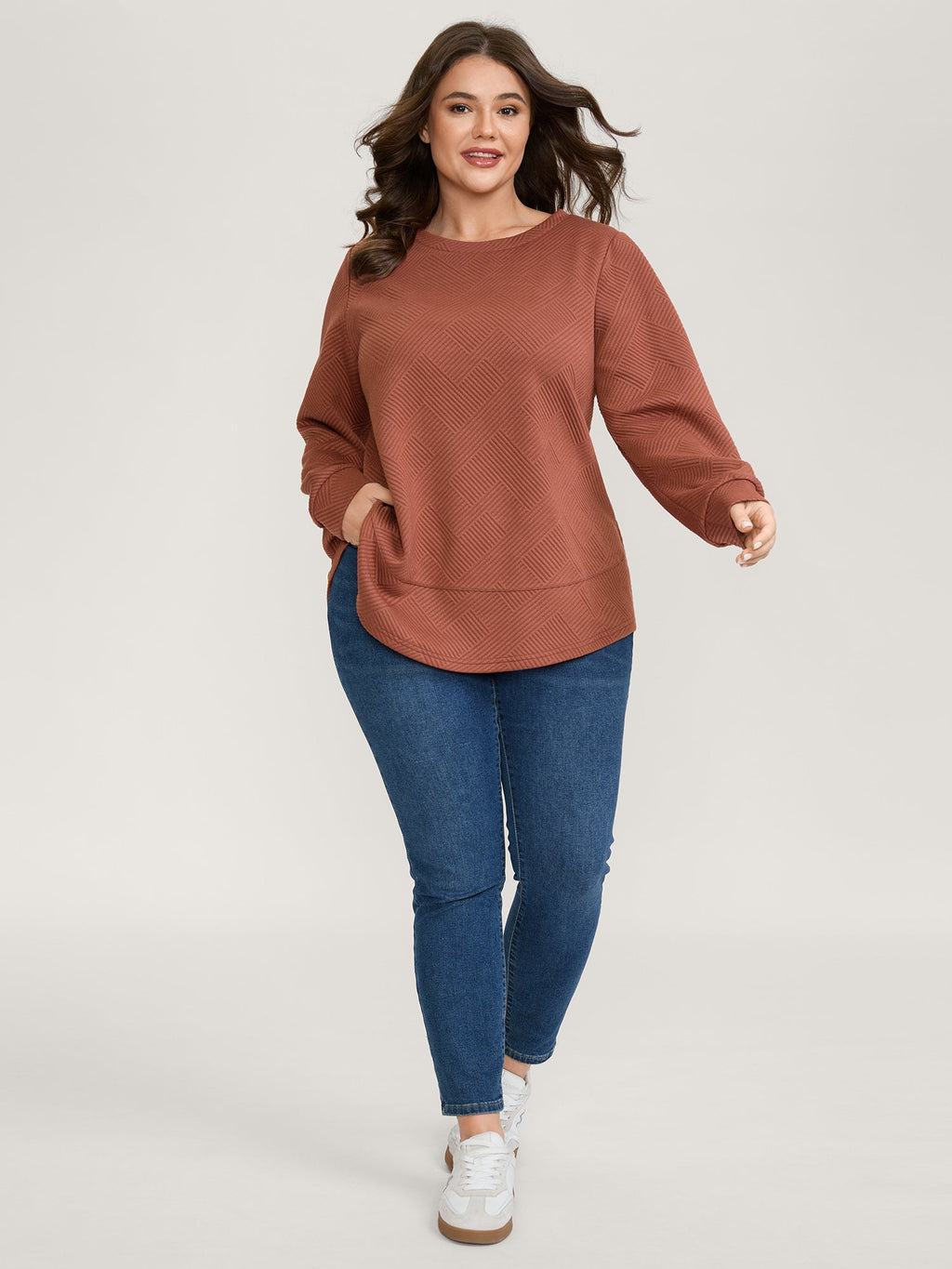 Textured Curvy Hem Round Neck Sweatshirt
