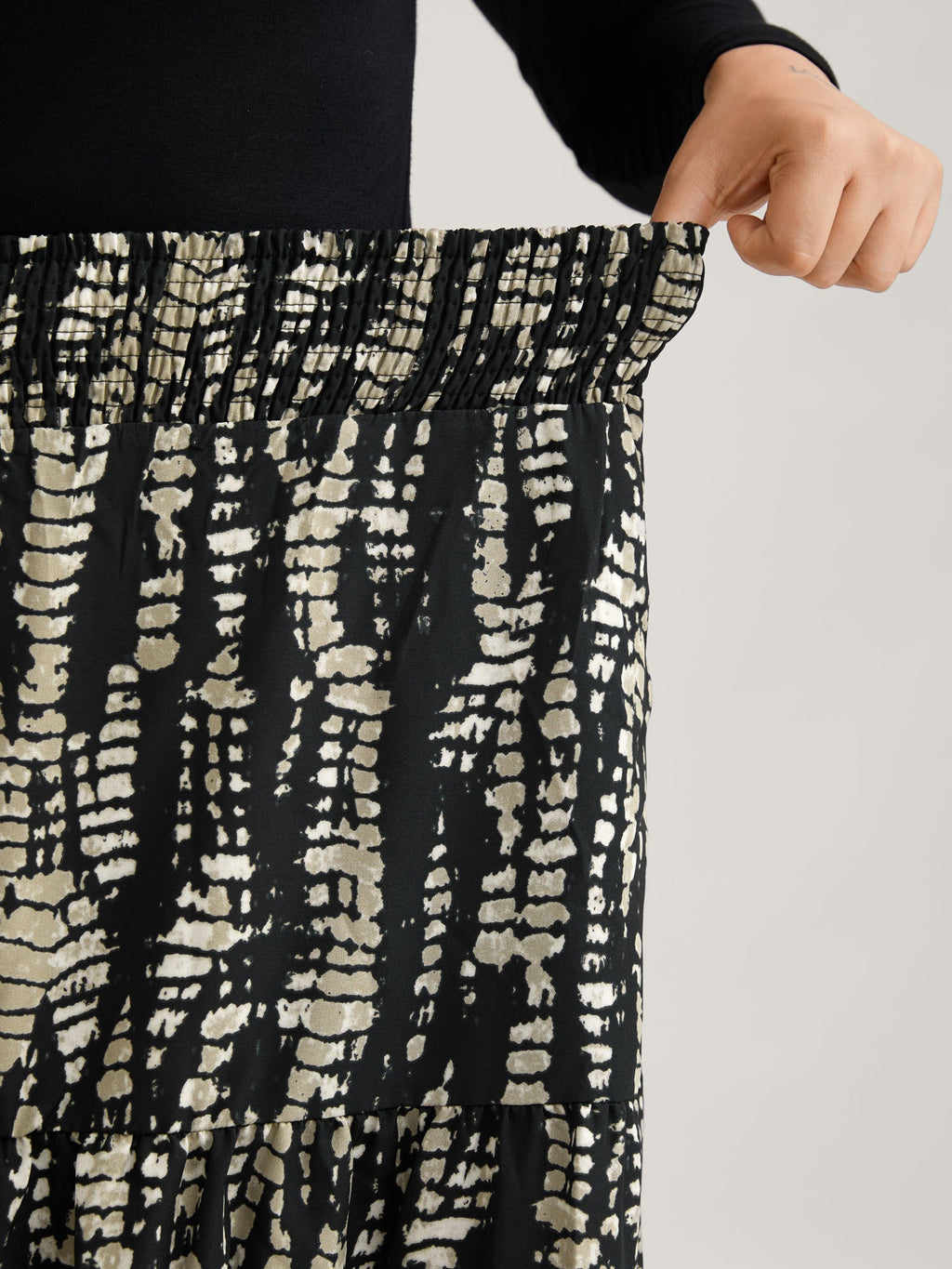Geometric Shirred Ruffle Layered Hem Skirt